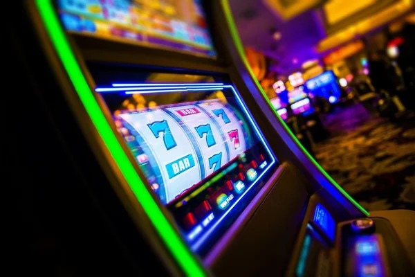 Live dealer Hongkong Pools table on jam350 slot mobile app